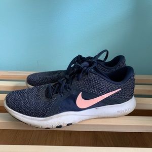 Nike tennis shoes